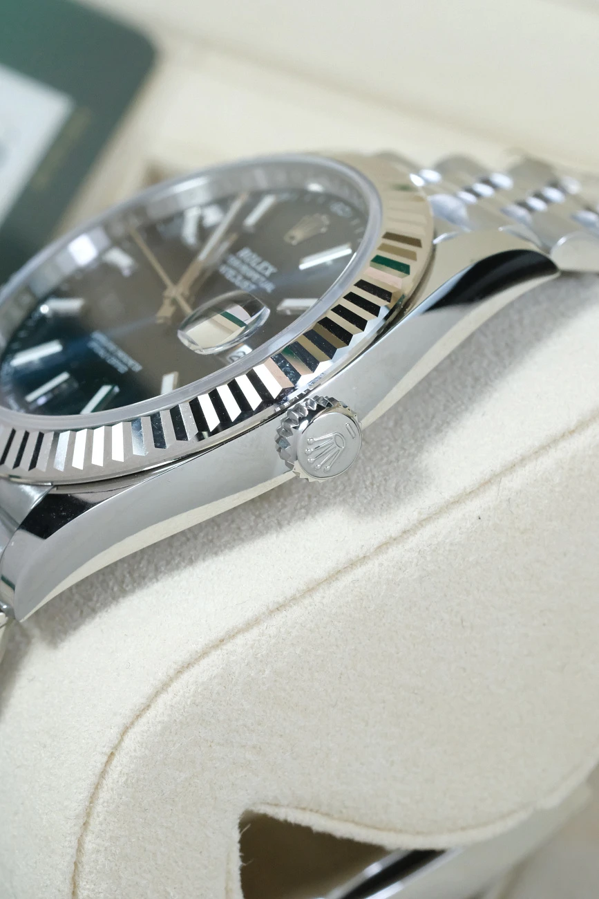 Часы Rolex  Oyster Perpetual Datejust 41 mm Blue Dial  126334