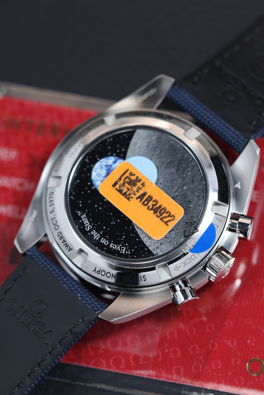 Часы Omega  Speedmaster Snoopy  310.32.42.50.02.001