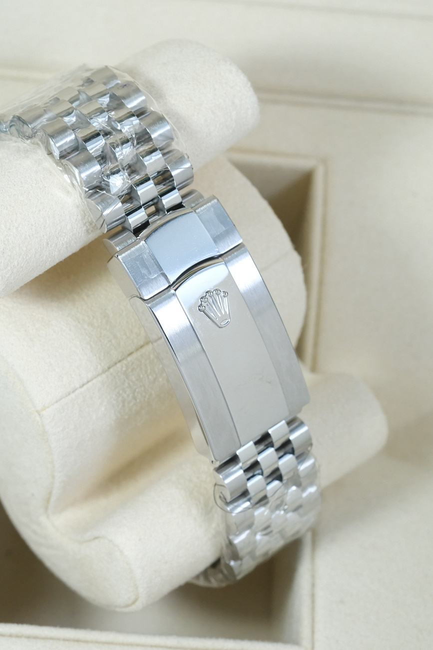 Часы Rolex  Datejust 36Mm Rolex Blue Dial Diamond Index  126234