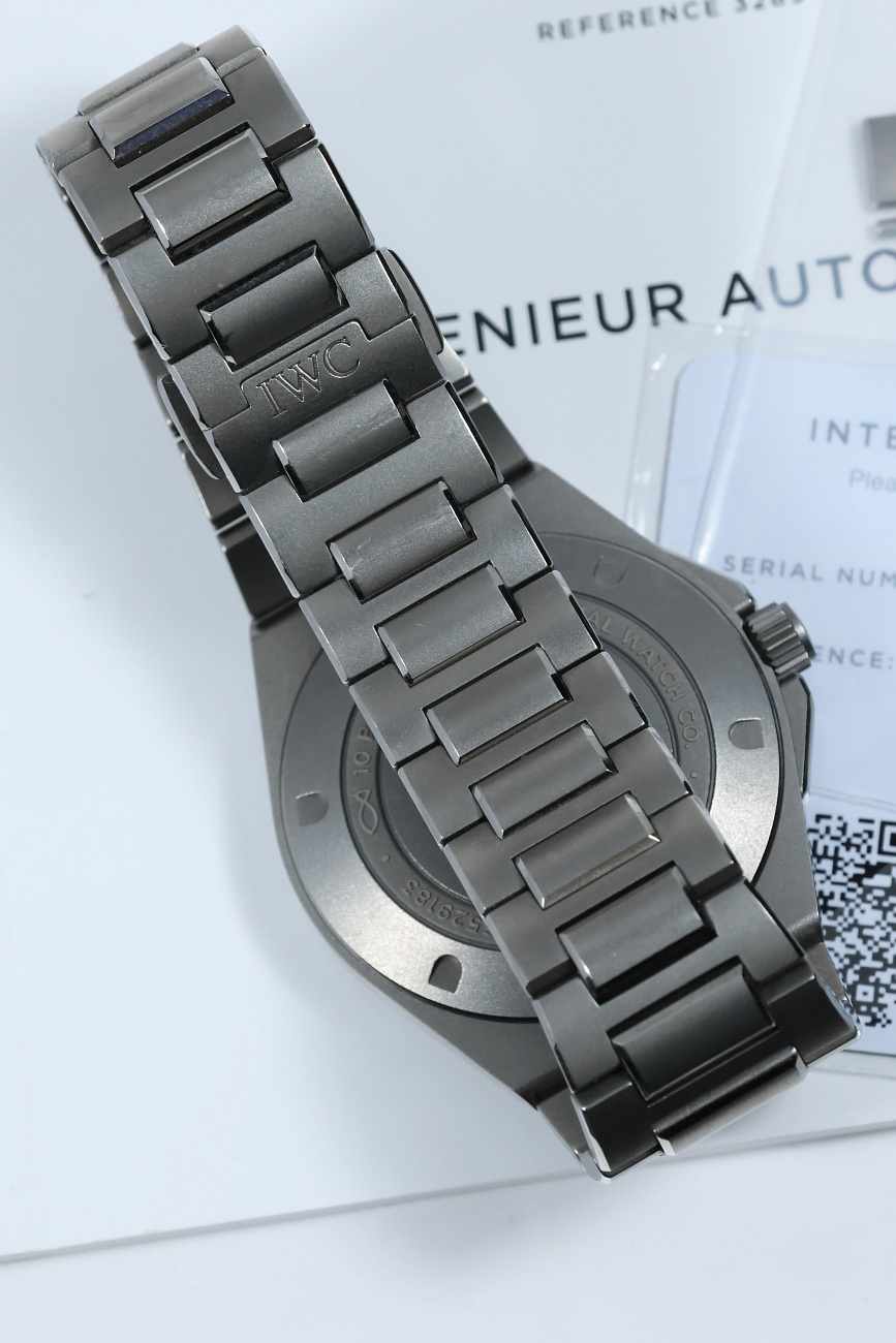 Часы Iwc  Ingenieur Titanium Automatic 40  IW328904