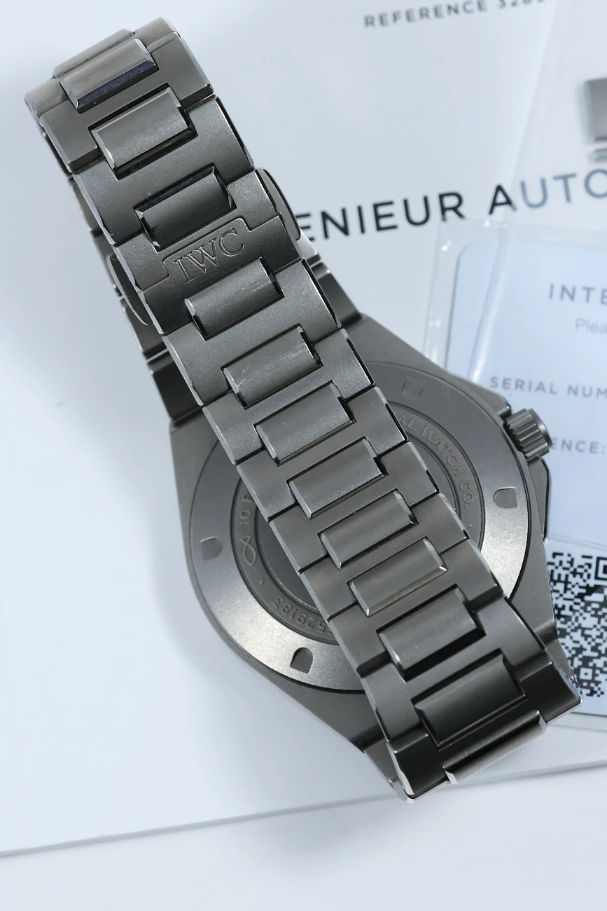 Часы Iwc  Ingenieur Titanium Automatic 40  IW328904