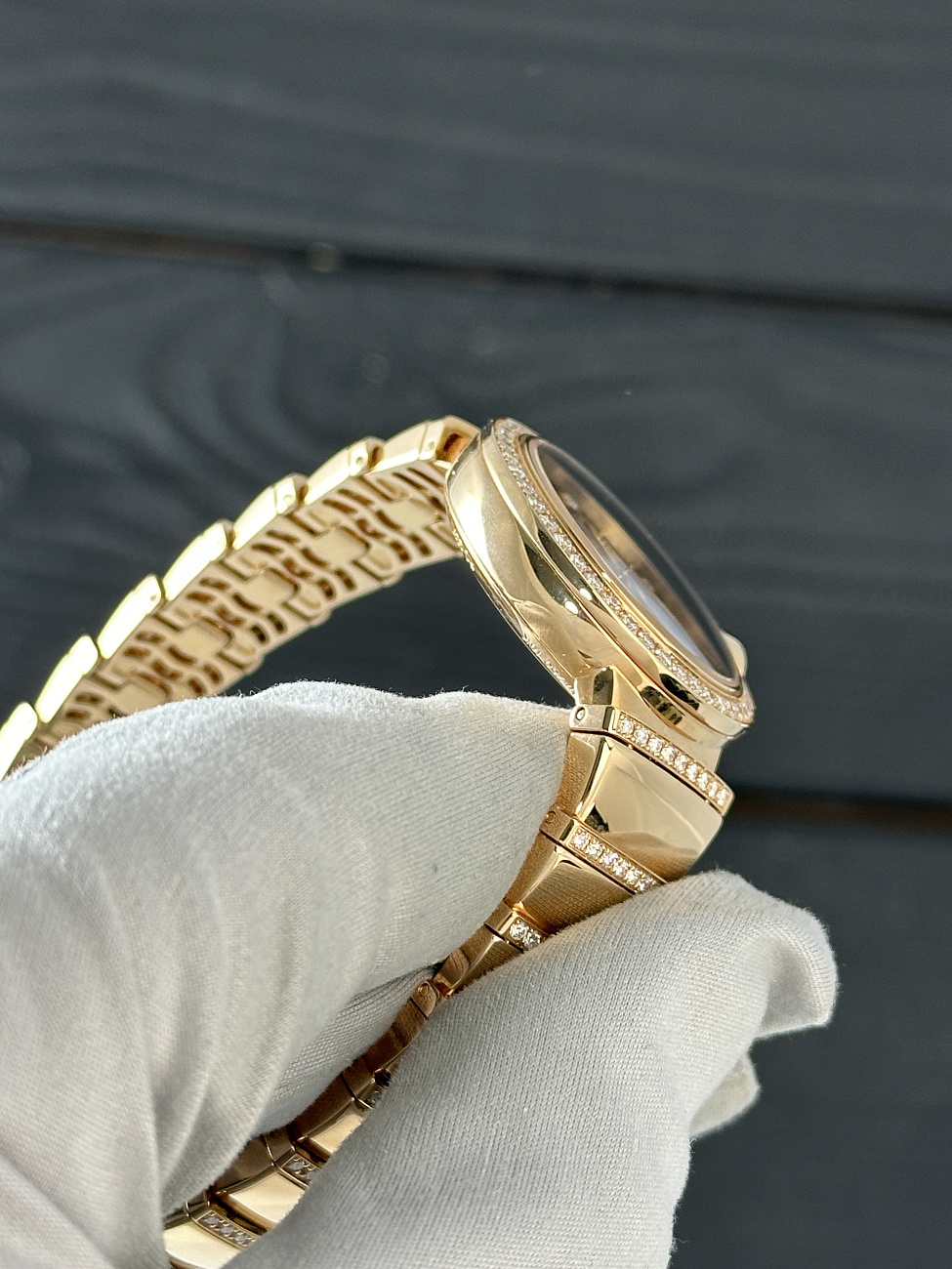 Часы Bvlgari  Lvcea 33Mm Black Opaline Dial  LUP33BGDGD1D/11