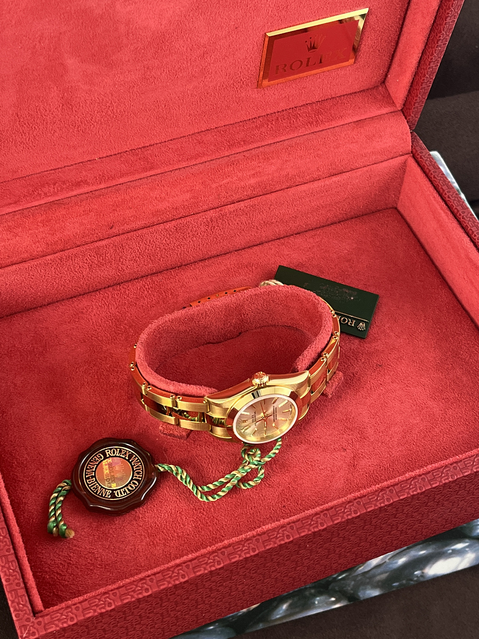 Часы Rolex  Oyster Perpetual Yellow Gold  76188