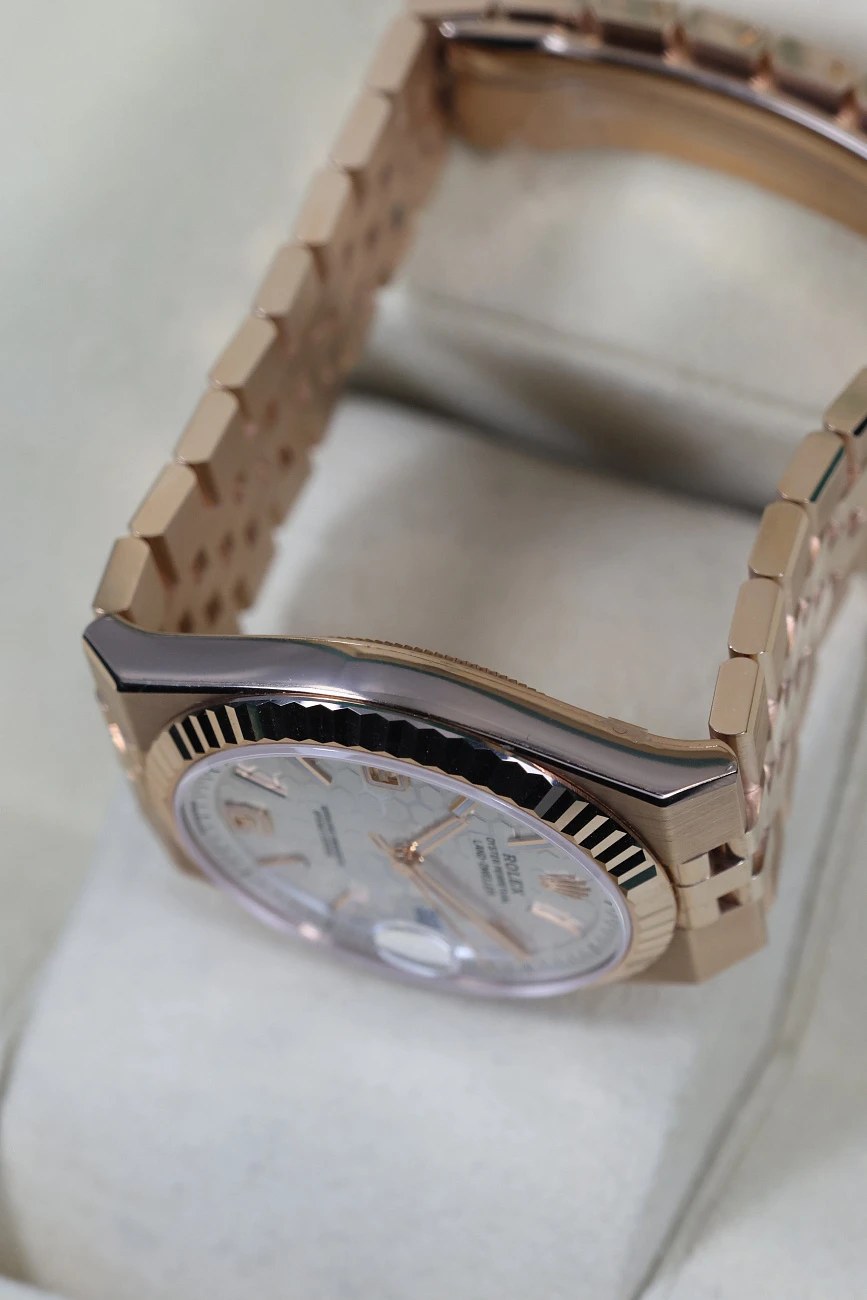 Часы Rolex  Land Dweller Rose Gold 40  127335