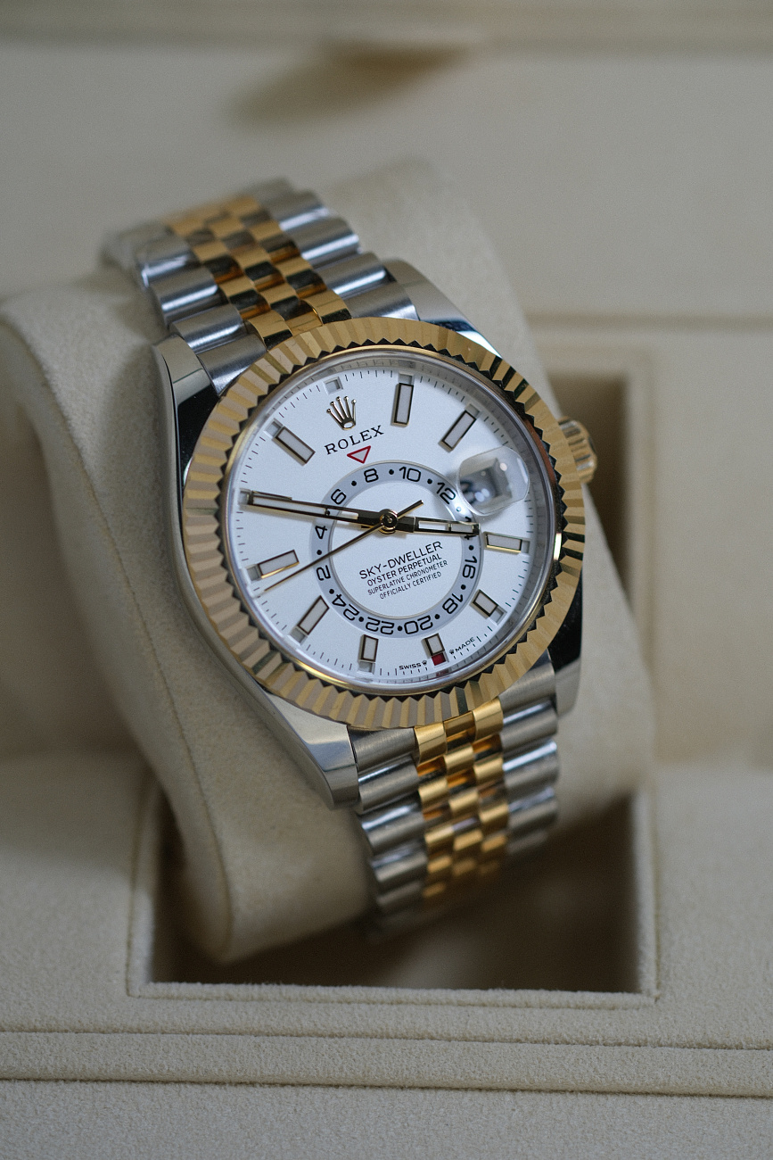 Часы Rolex  - Sky-Dweller 42Mm Steel And Yellow White Dial  336933