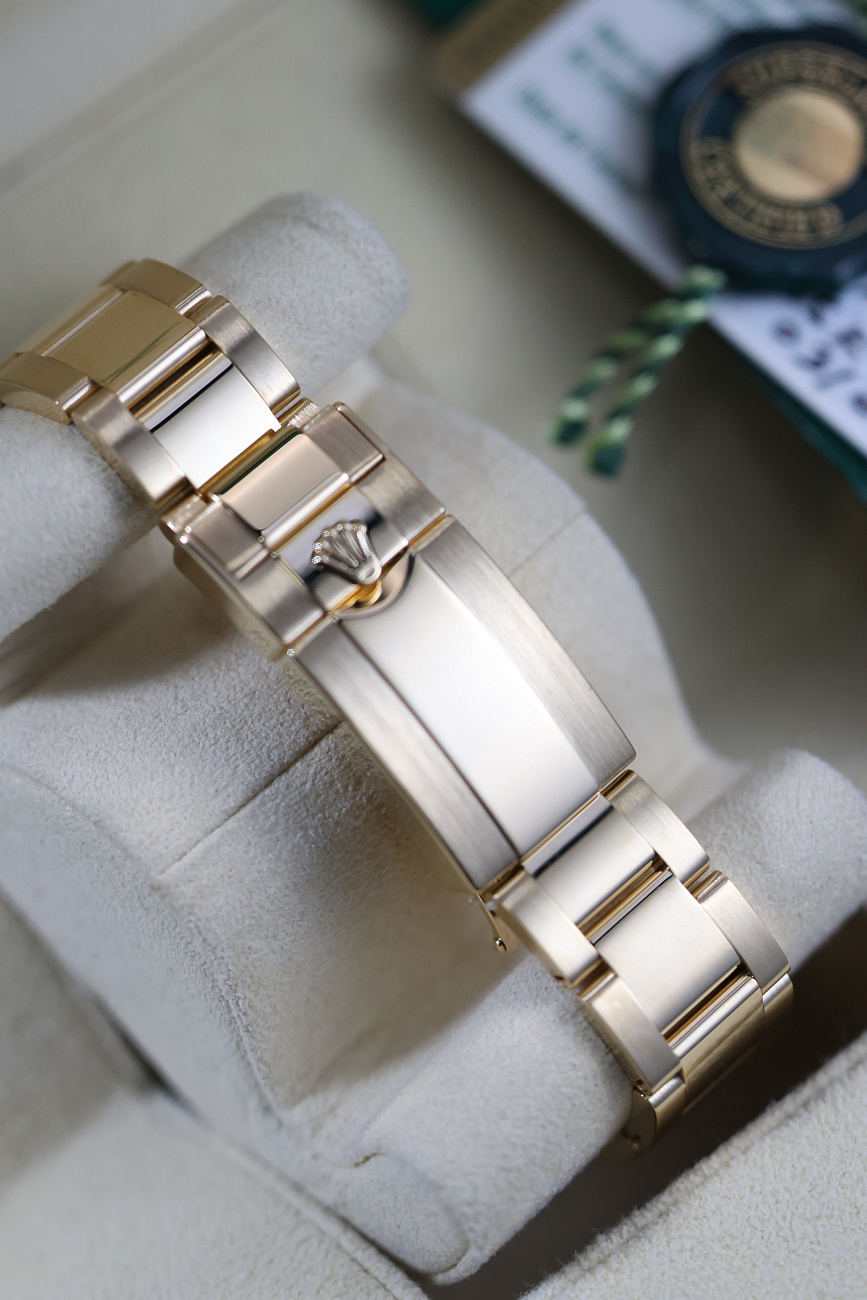 Часы Rolex  Rolex GMT Master II Sapphires Diamonds   116758SA