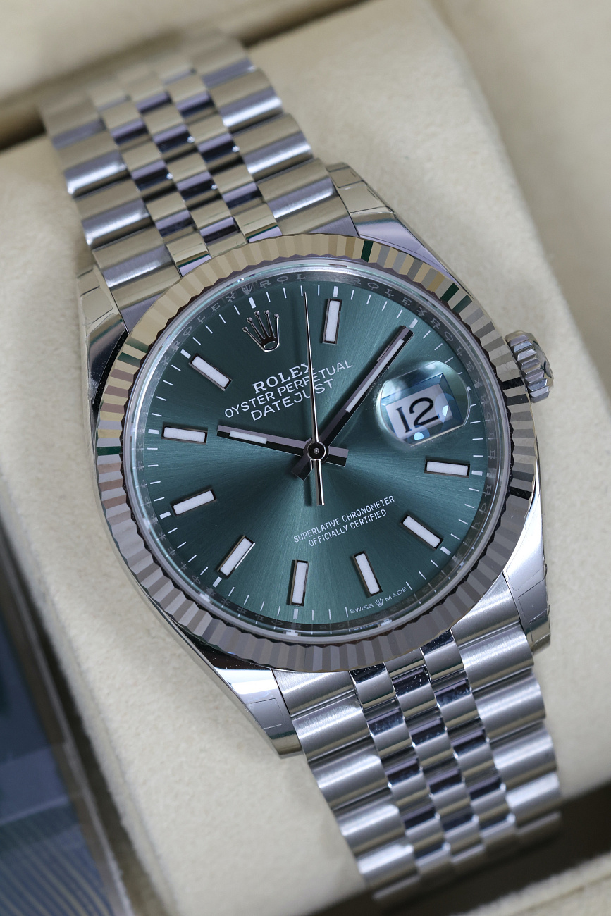Часы Rolex  Datejust 36 mm Steel &amp; White Gold Mint Green Dial  126234