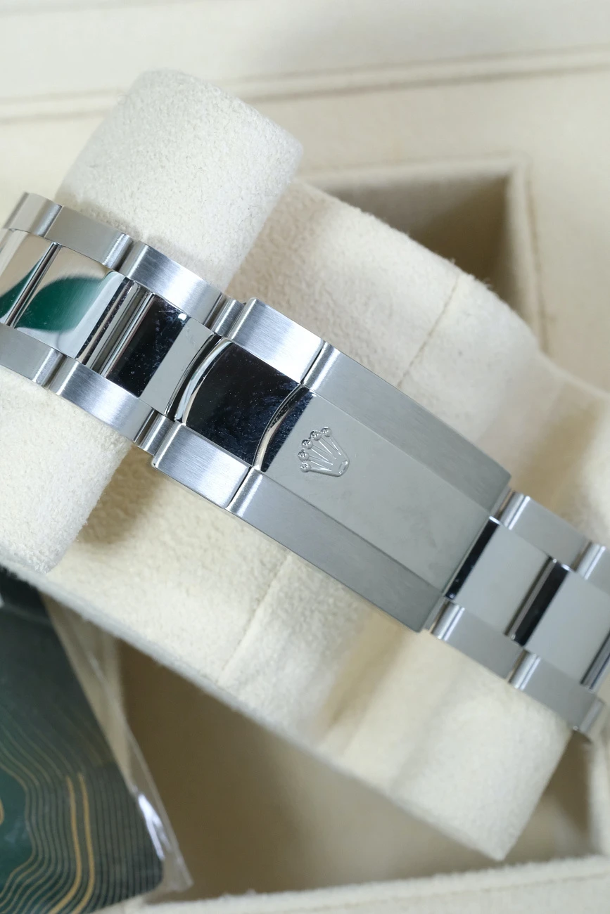 Часы Rolex  Oyster Perpetual Sky-Dweller White Dial  336934