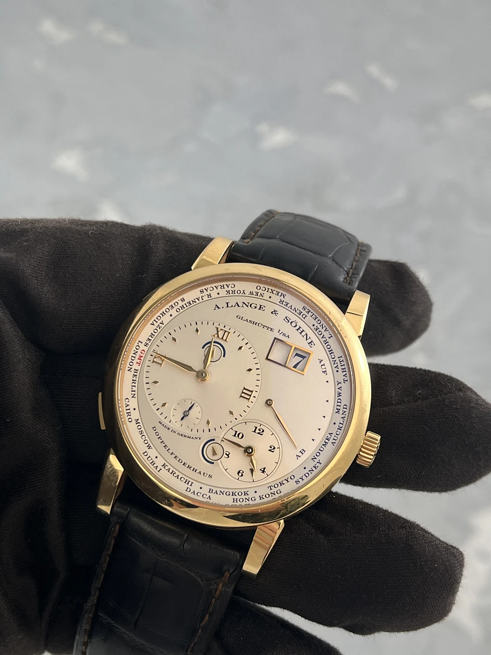 Часы A. Lange &amp; Sohne  1 Time Zone  116.032