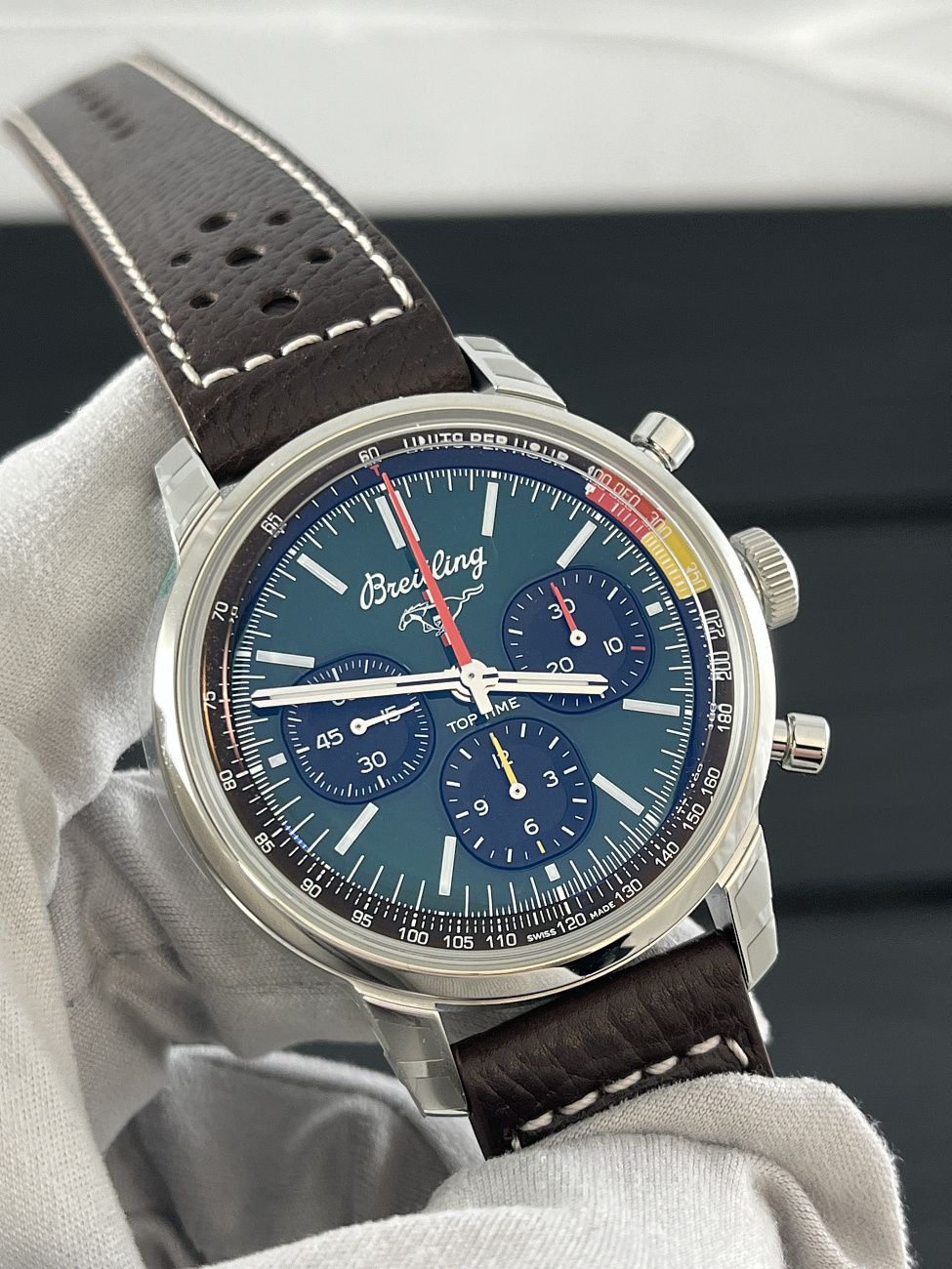 Часы Breitling  Top Time B01 Ford Mustang 41Mm  AB01762A1L1X1