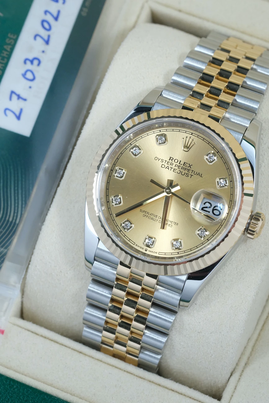 Часы Rolex  Datejust Champagne Diamond Dial  126233-0017