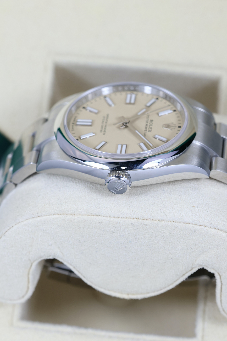 Часы Rolex  Oyster Perpetual 41 Mm Beige Dial  134300
