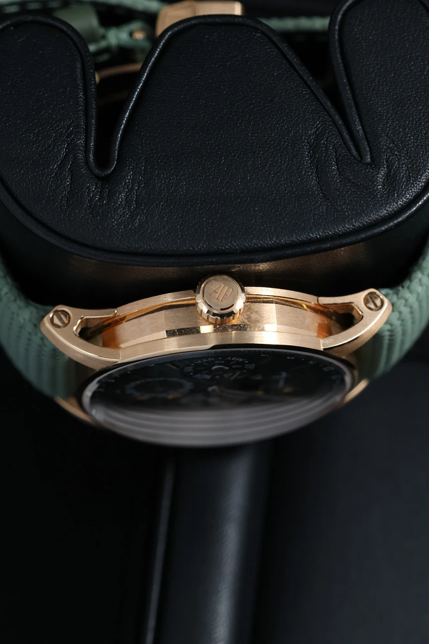 Часы Audemars Piguet  Code 11.59 Perpetual Calendar 38 mm Rose Gold Limited Edition  26441OR.OO.D405CR.01