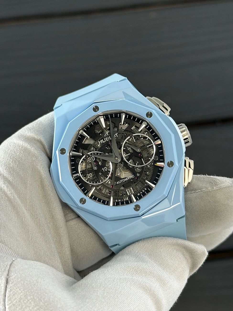 Часы Hublot  Classic Fusion Aerofusion Chronograph Orlinski Sky Blue Ceramic  525.ES.0170.RX.ORL22