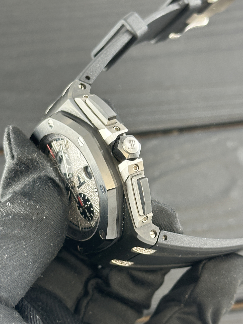 Часы Audemars Piguet  Royal Oak Offshore Chronograph 44Mm Custom Diamonds Fix  26405CE.OO.A002CA.013CR.01FIX