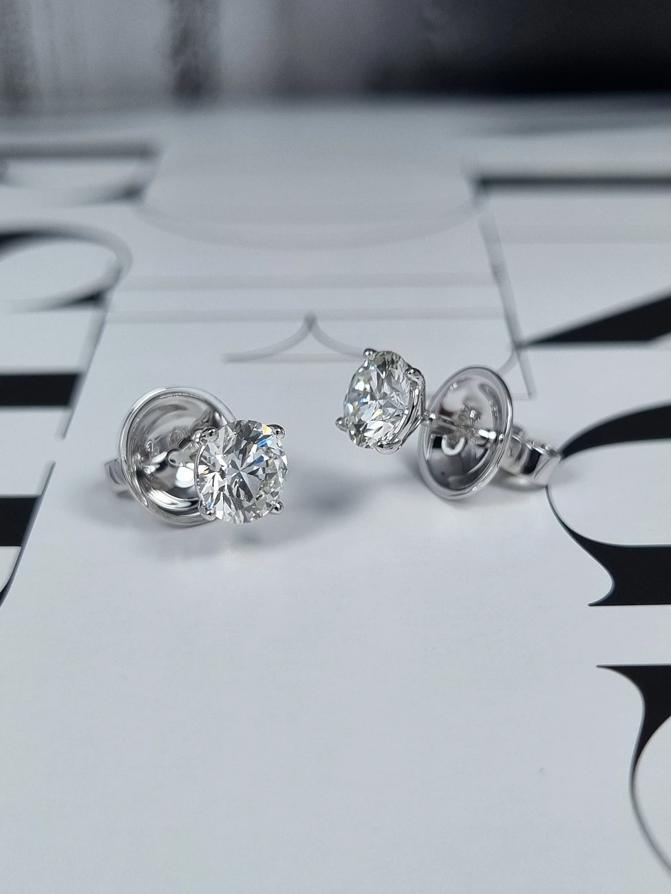 Украшение GIA  Серьги 1,04/1,04 ct. H/VS2 (3 excellent) Round Diamonds   