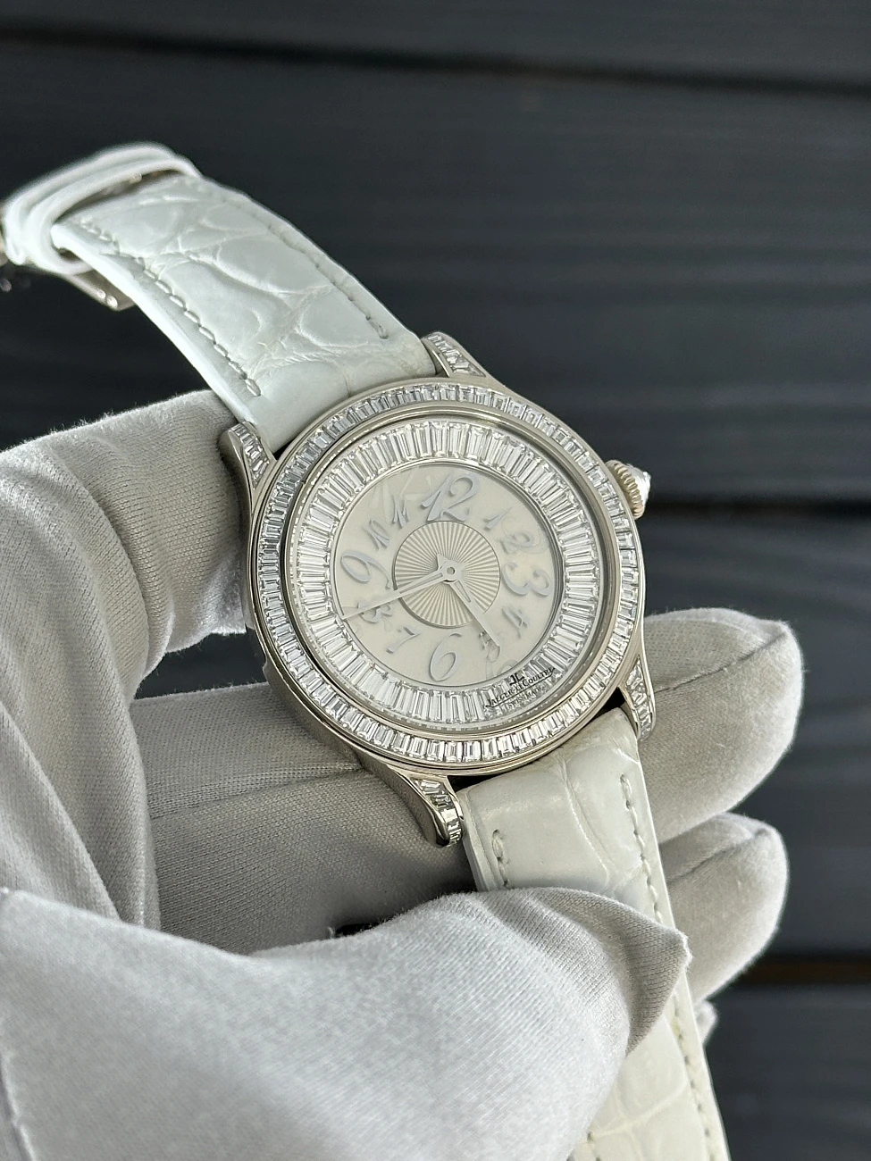 Часы Jaeger-LeCoultre  Master Twinkling Diamonds  Q1203402 158.3.60.S