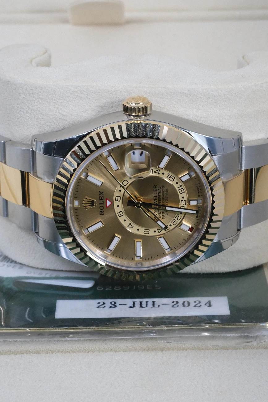 Часы Rolex  Sky-Dweller Steel &amp; Yellow Gold Champagne Dial  336933