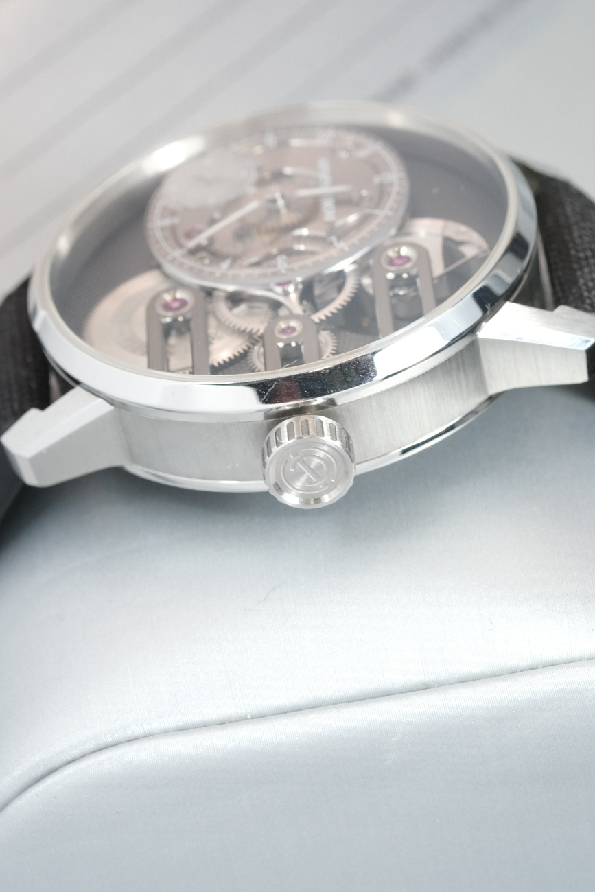 Часы ARMIN STROM  Gravity Equal Force Ultimate Sapphire By Kari Voutilainen  ST21-GEF.SA