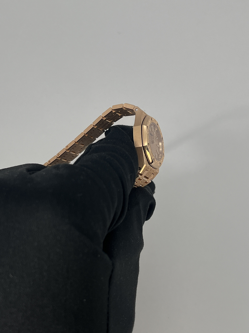 Часы Audemars Piguet  Royal Oak Mini Frosted Rose Gold 23Mm  67630OR.GG.1312OR.01