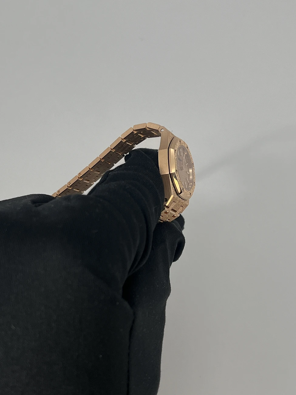 Часы Audemars Piguet  Royal Oak Mini Frosted Rose Gold 23Mm  67630OR.GG.1312OR.01