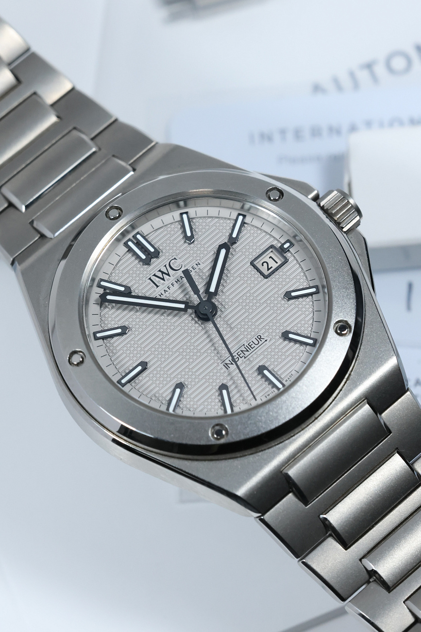 Часы Iwc  Ingenieur Titanium Automatic 40  IW328904