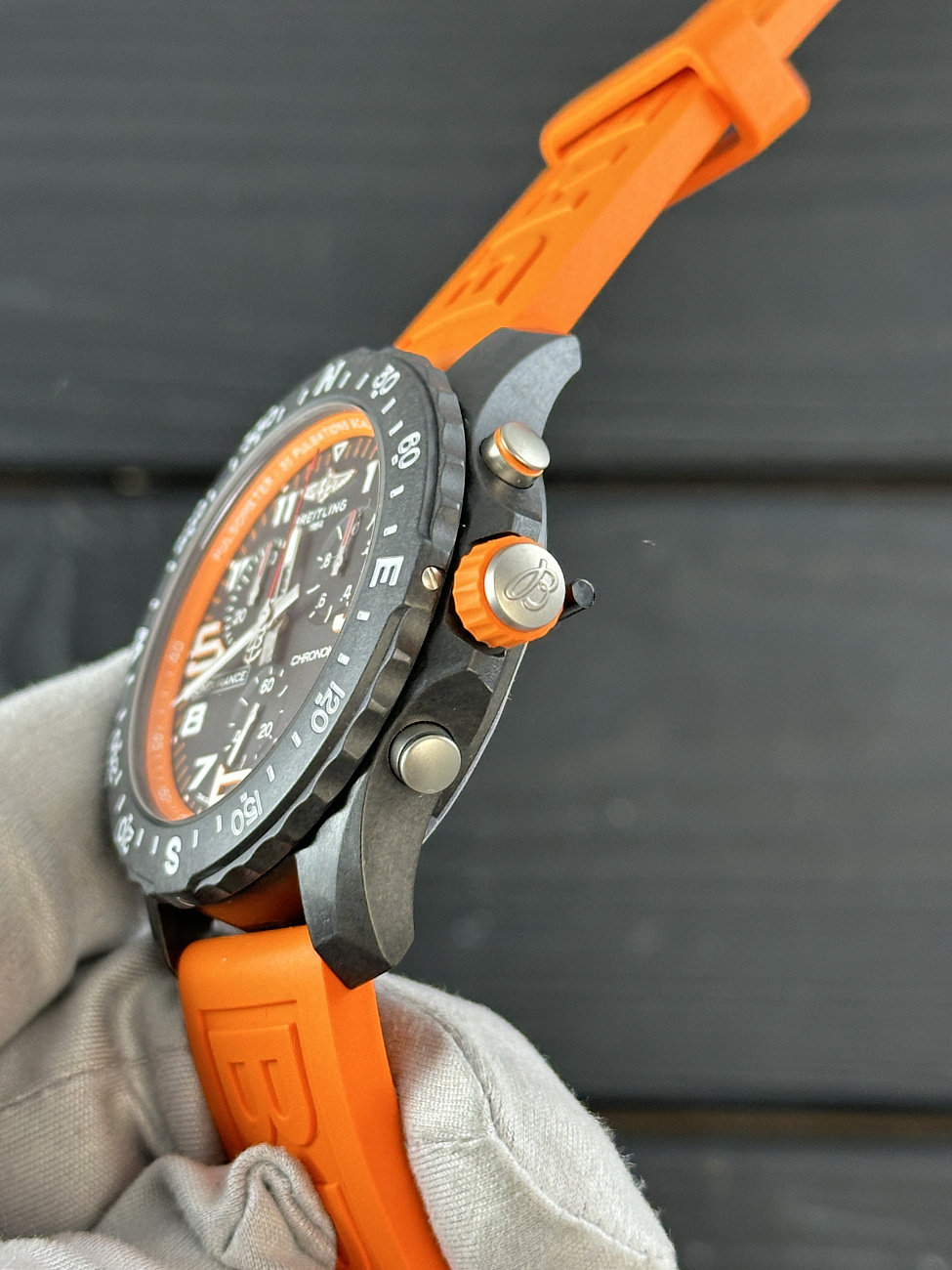 Часы Breitling  Endurance Pro Breitlight  X82310A51B1S1