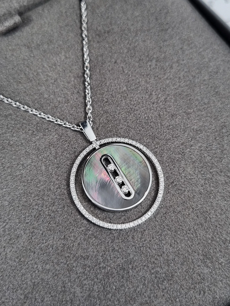 Украшение Messika  Grey Mother-Of-Pearl Lucky Move Mm  Lucky Move diamond and grey mother-of-pearl necklace 10837-WG 
