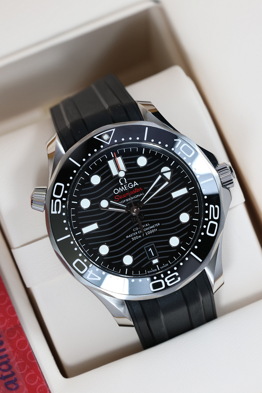 Часы Omega  Seamaster Diver 300M Co‑Axial Master Chronometer 42 Mm  210.32.42.20.01.001