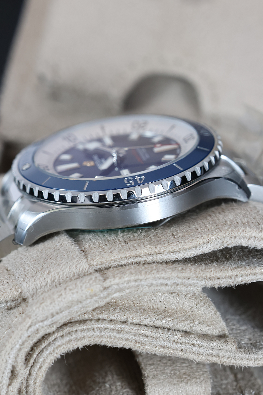 Часы Breitling  Superocean 42  A17375E71C1A1
