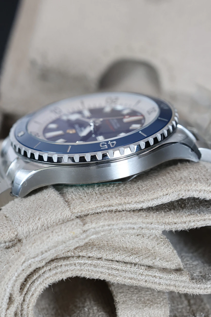 Часы Breitling  Superocean 42  A17375E71C1A1