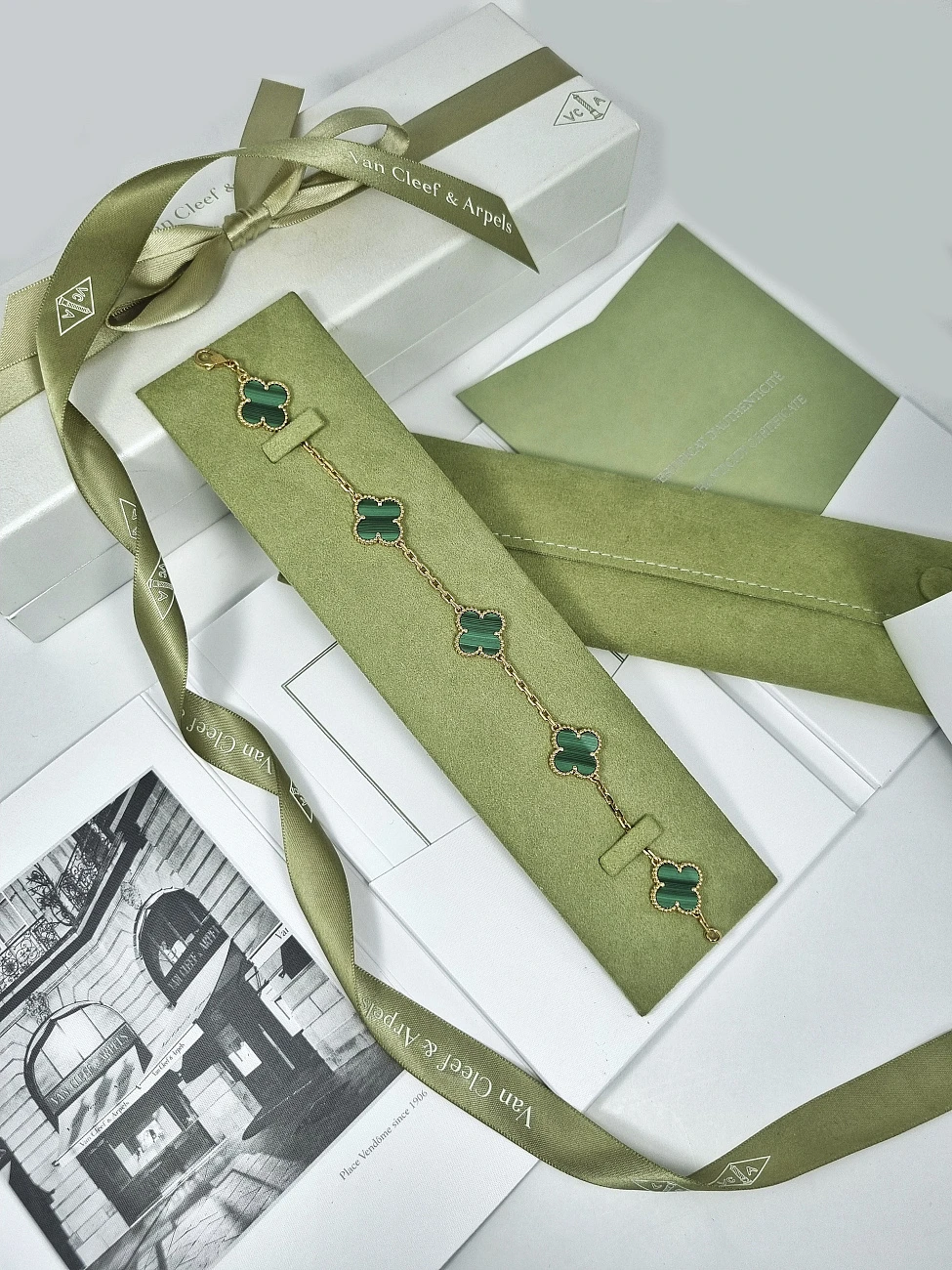 Украшение Van Cleef &amp; Arpels  Vintage Alhambra Bracelet, 5 motifs, Malachite  VCARL80900 
