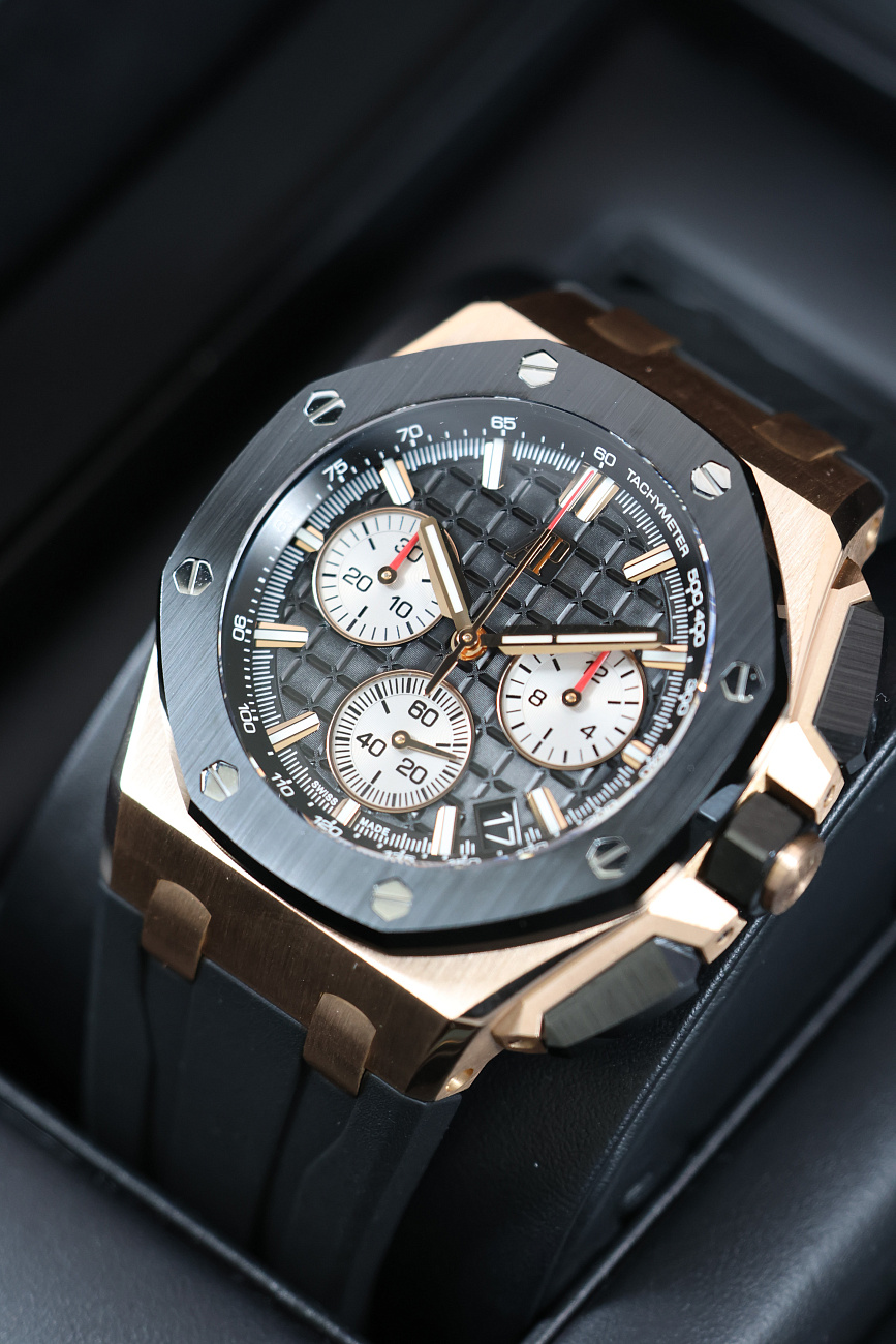 Часы Audemars Piguet  Royal Oak Offshore Selfwinding Chronograph Rose Gold And Ceramic 43 mm  26420RO.OO.A002CA.01