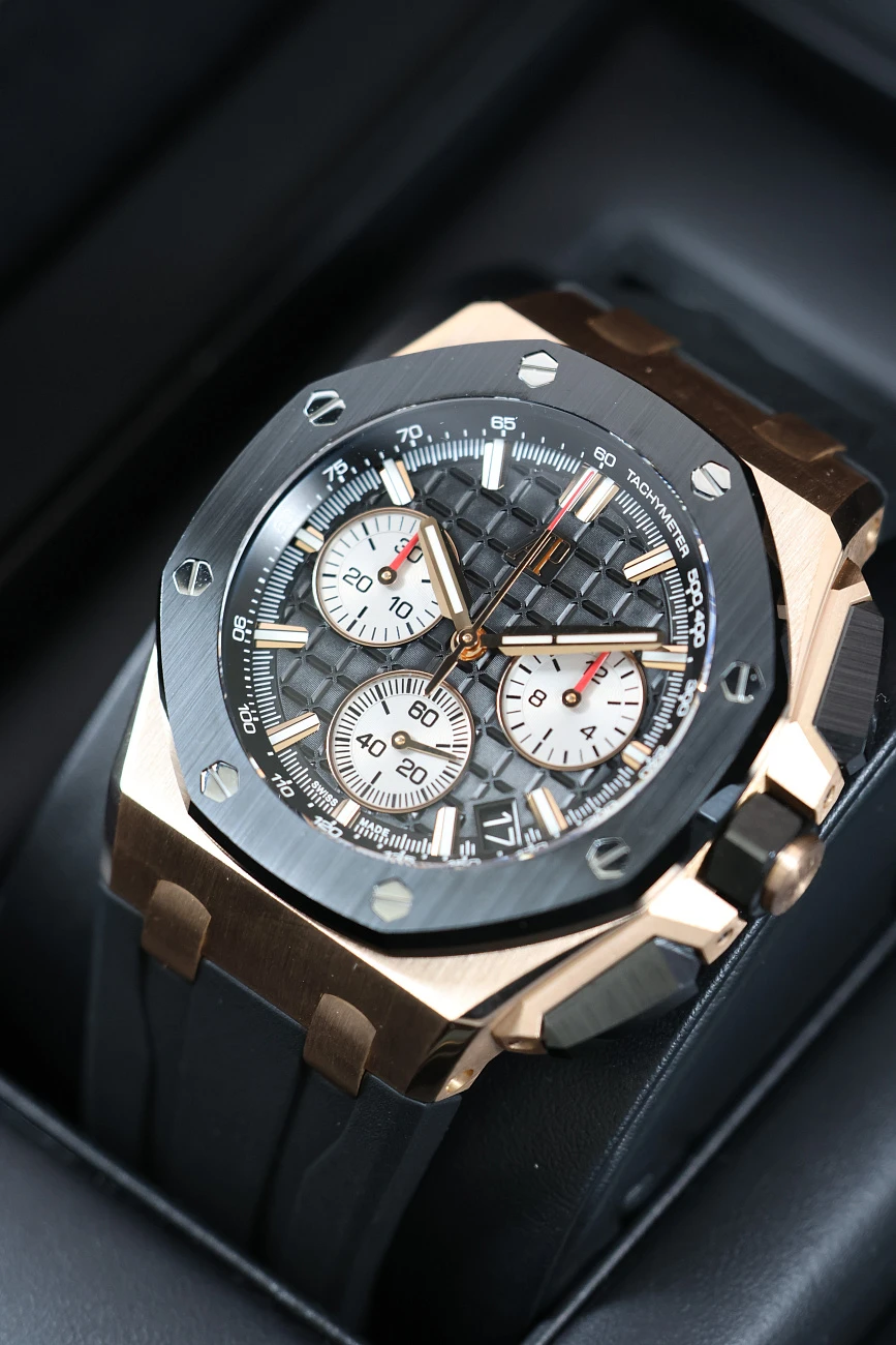 Часы Audemars Piguet  Royal Oak Offshore Selfwinding Chronograph Rose Gold And Ceramic 43 mm  26420RO.OO.A002CA.01