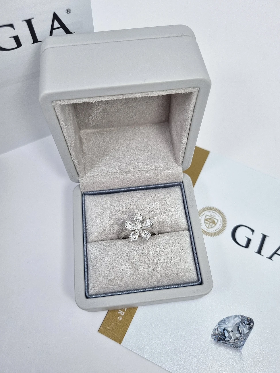 Украшение GIA  Кольцо с бриллиантами 1,50 ct. G/VS1   