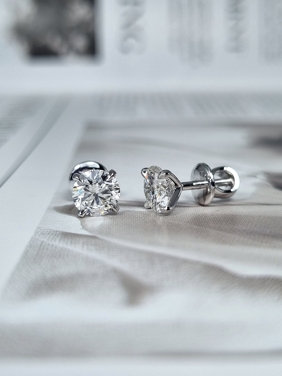 Украшение NO NAME  Серьги 1,01/1,01 ct. J/VS2 (3 Excellent) Round Diamonds   