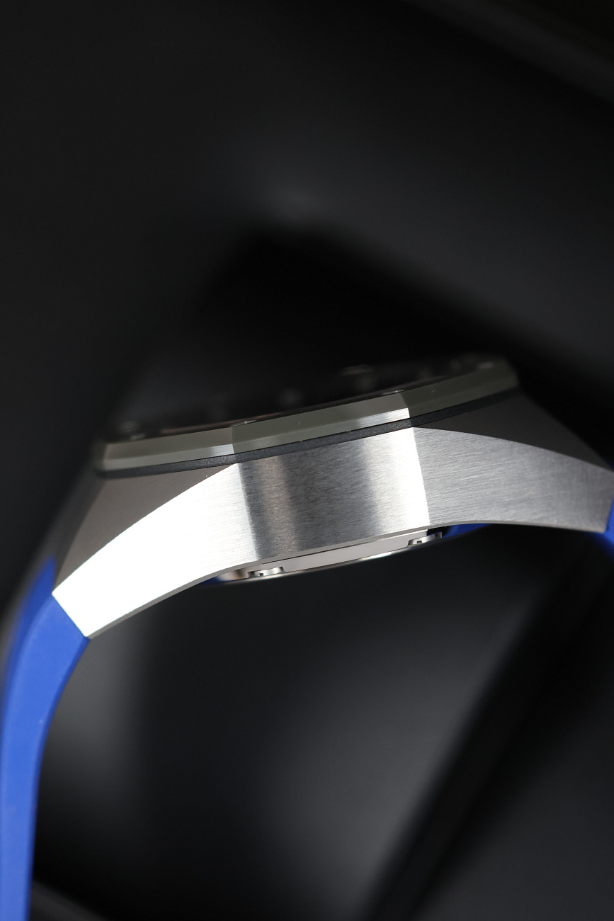 Часы Audemars Piguet  Royal Oak Concept Flying Tourbillon GMT BLUE  26589IO.OO.D030CA.01