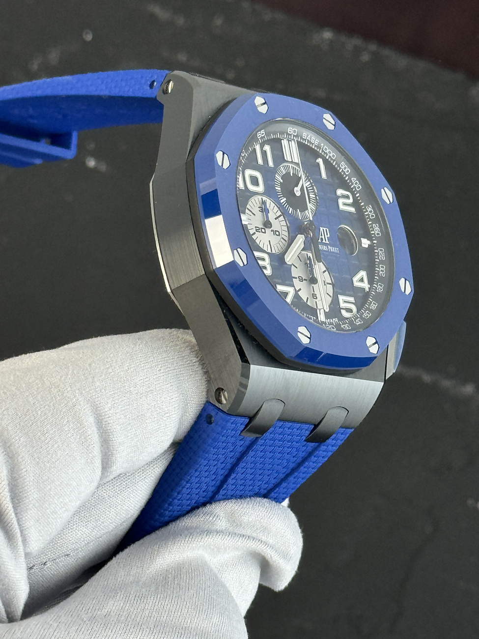 Часы Audemars Piguet  Royal Oak Offshore Chronograph 44Mm Ceramic  26405CE.OO.A030CA.01