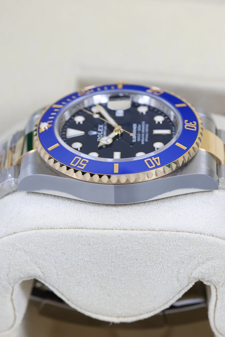 Часы Rolex  Submariner Steel &amp; Yellow Gold 41Mm  126613LB