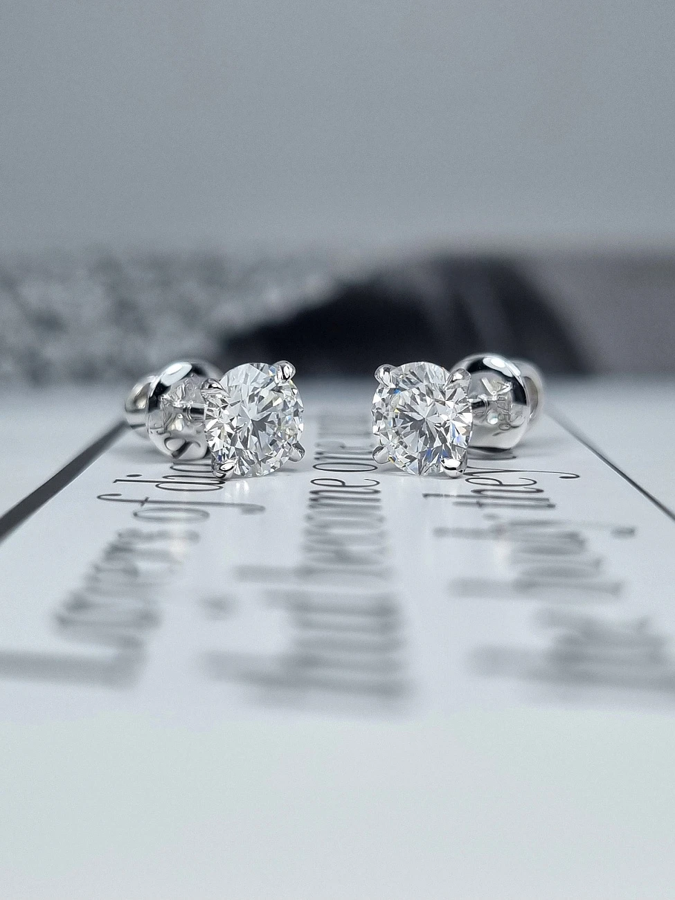 Украшение GIA  Серьги 1,00/1,00 ct. E/Si1 (3 excellent) Round Diamonds   