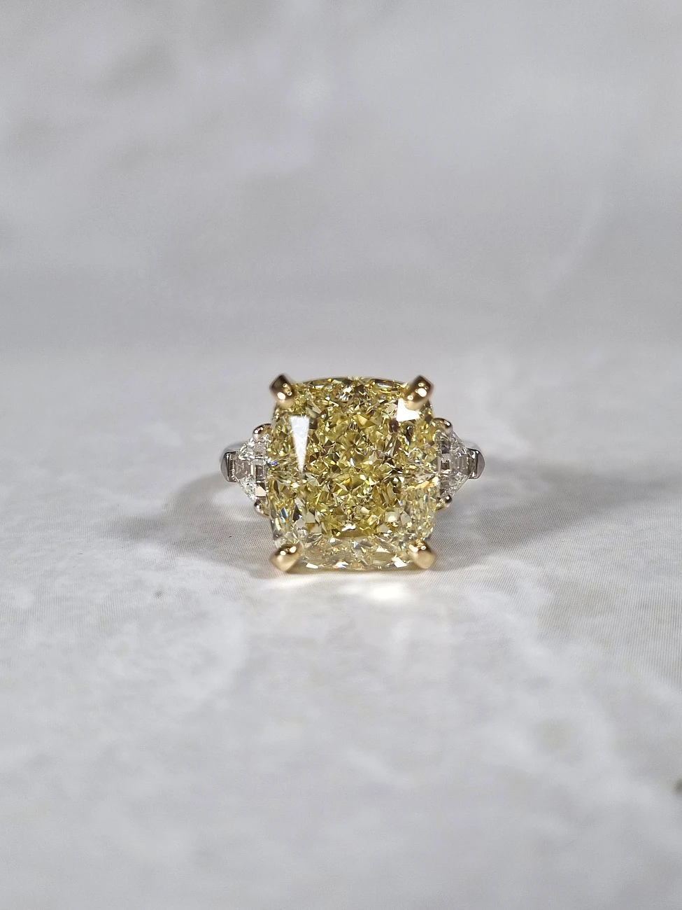 Украшение GIA  Кольцо С Бриллиантом 12,01 Ct. Fly/Vs1   