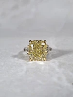 Украшение GIA  Кольцо С Бриллиантом 12,01 Ct. Fly/Vs1   