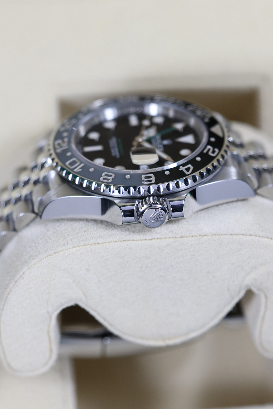 Часы Rolex  Gmt-Master Ii "Bruce Wayne"  126710GRNR