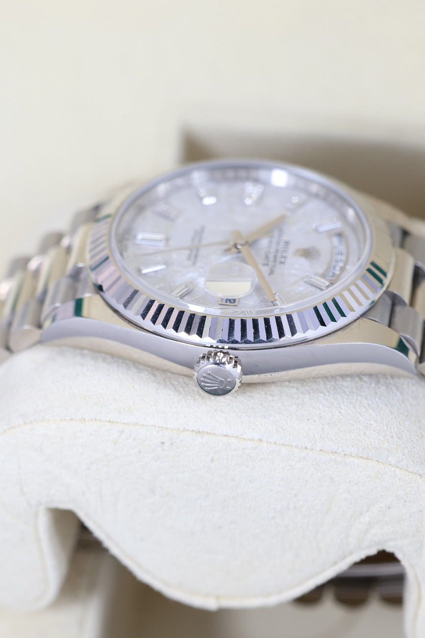 Часы Rolex  Day-Date 40mm Meteorite Dial  228239
