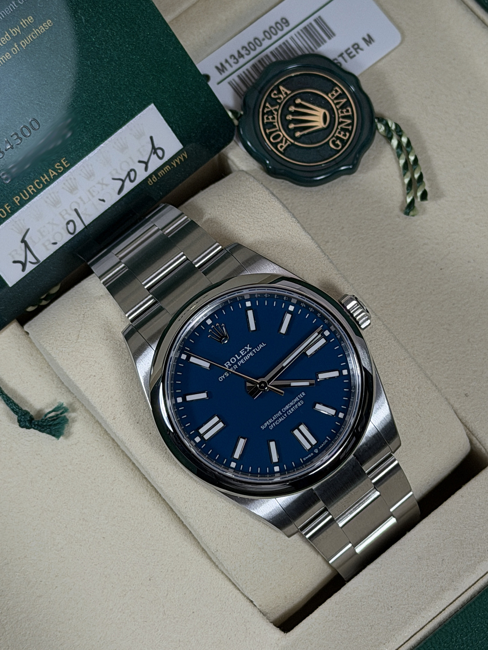 Часы Rolex  Oyster Perpetual 41 Mm Med Blue Dial  134300