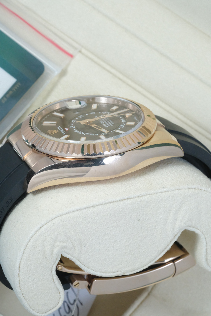 Часы Rolex  Sky-Dweller 42Mm Everose Gold Chocolate Dial  326235-0005