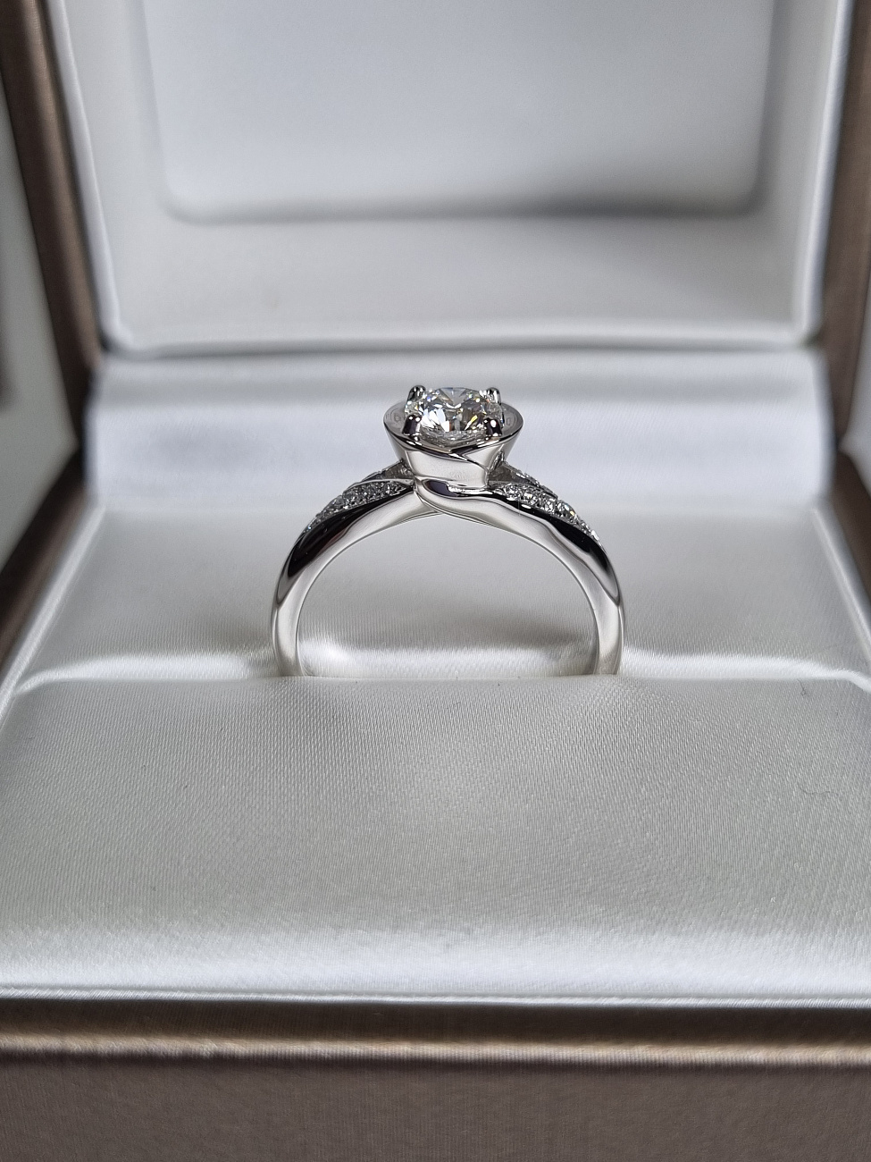 Украшение Bvlgari  Incontro D’amore Ring 0,50 Ct. F/Vs1  352259 