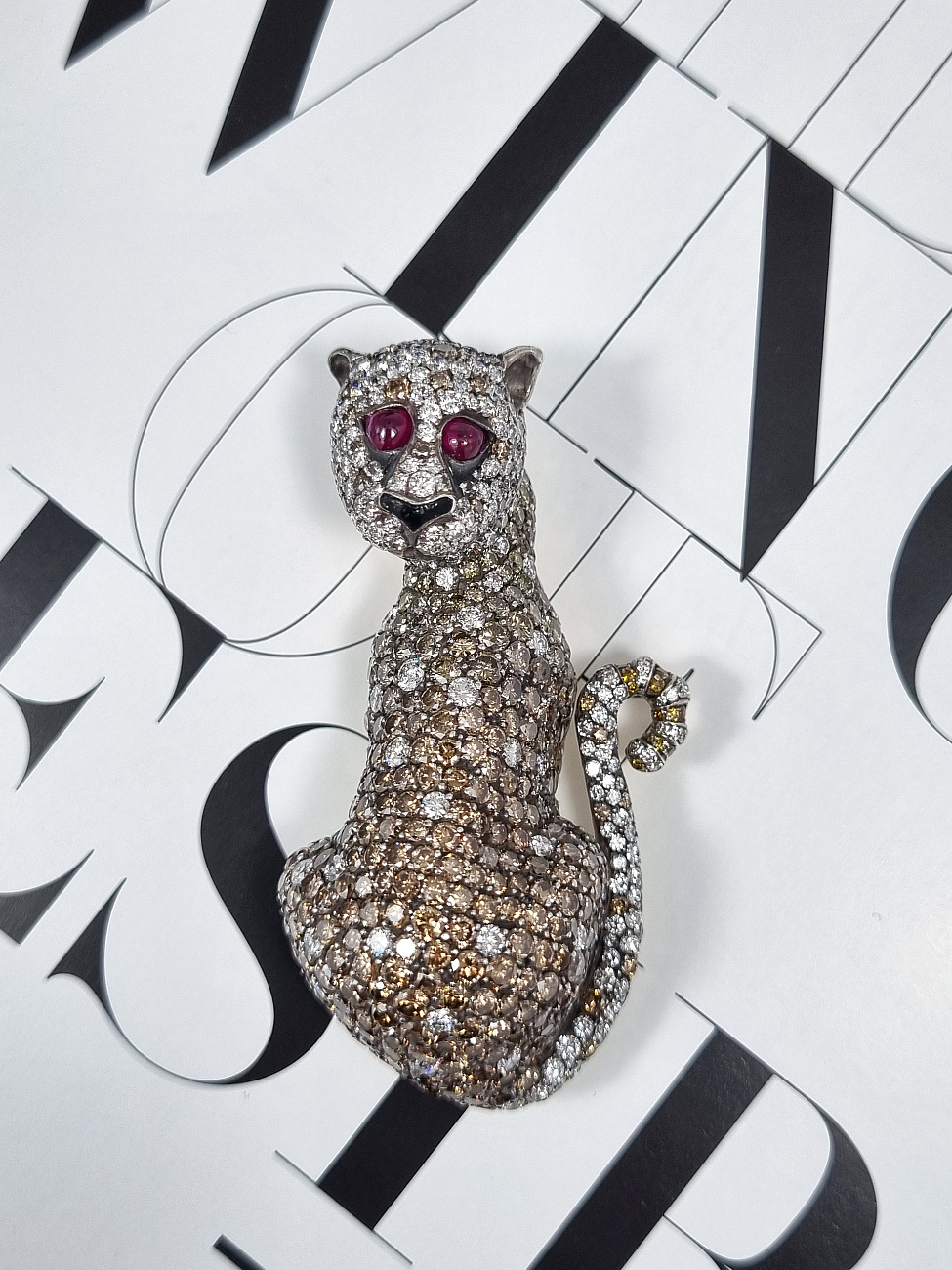 Украшение No Name  Брошь с бриллиантами 27,04 ct.   