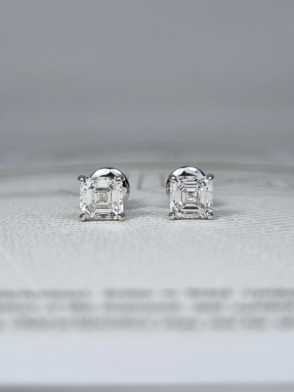 Украшение GIA  Серьги 1,00/1,01 ct. G/VVS2 (Asscher Cut)   