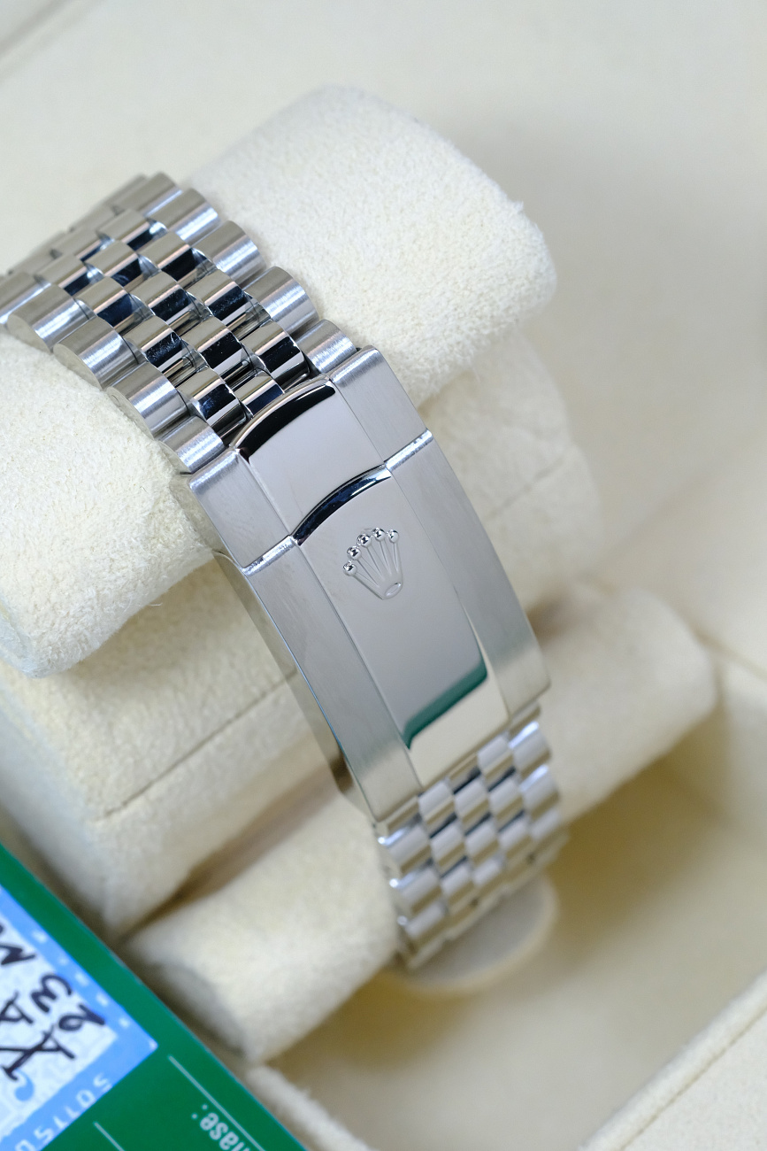 Часы Rolex  Datejust 36Mm Rolex Pattern Dial Diamond Index  126234